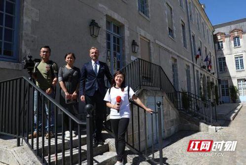 潮州网红吃瓜事件视频曝光,视频曝光引发网友热议  第1张 潮州网红吃瓜事件视频曝光,视频曝光引发网友热议  第1张