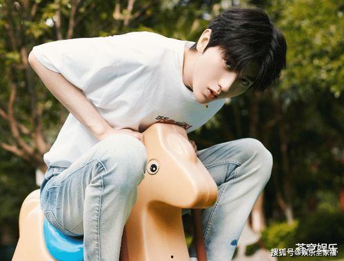 蔡徐坤娱乐吃瓜图片大全,盘点那些搞笑又温馨的瞬间  第2张 蔡徐坤娱乐吃瓜图片大全,盘点那些搞笑又温馨的瞬间  第2张